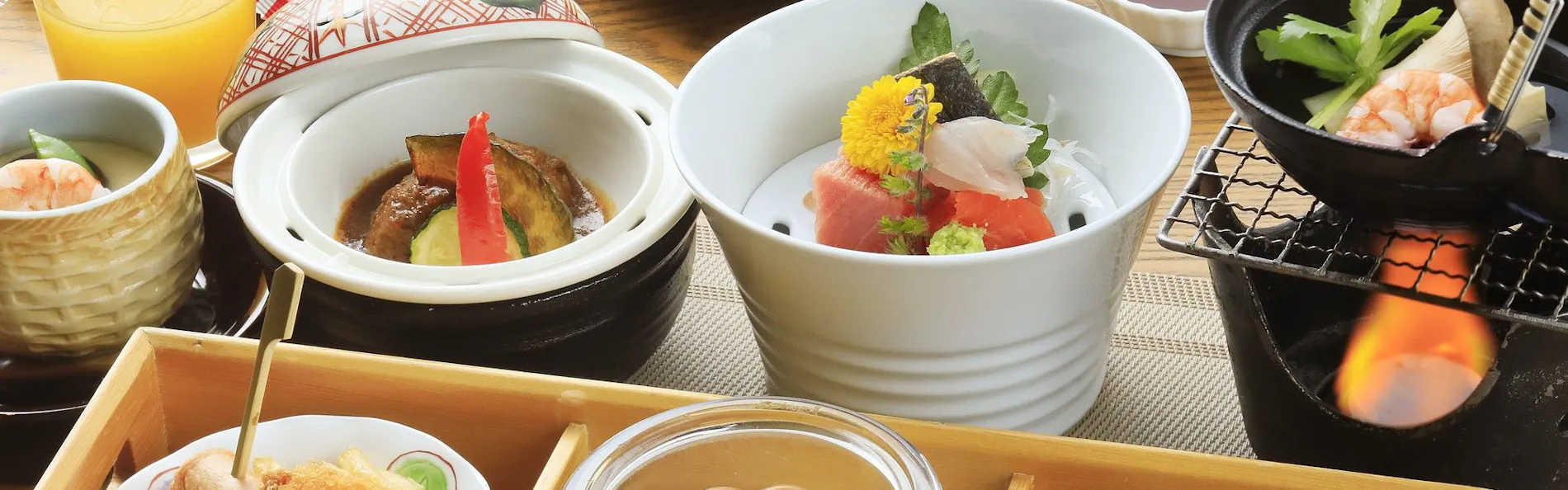 岸権旅館 ~ 石段街隣接 希少源泉「黄金の湯」の宿 ~