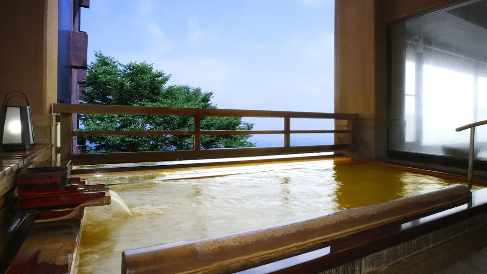 Kishigon Ryokan ~ Adjacent to Stone Steps Street, Rare Hot Spring "Golden Water" Inn ~