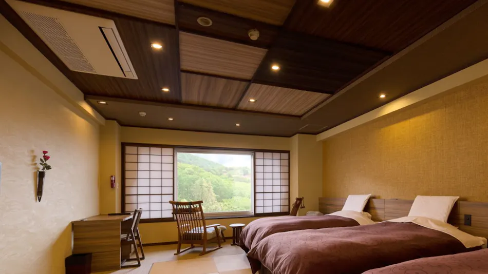 Kishigon Ryokan ~ Adjacent to Stone Steps Street, Rare Hot Spring "Golden Water" Inn ~