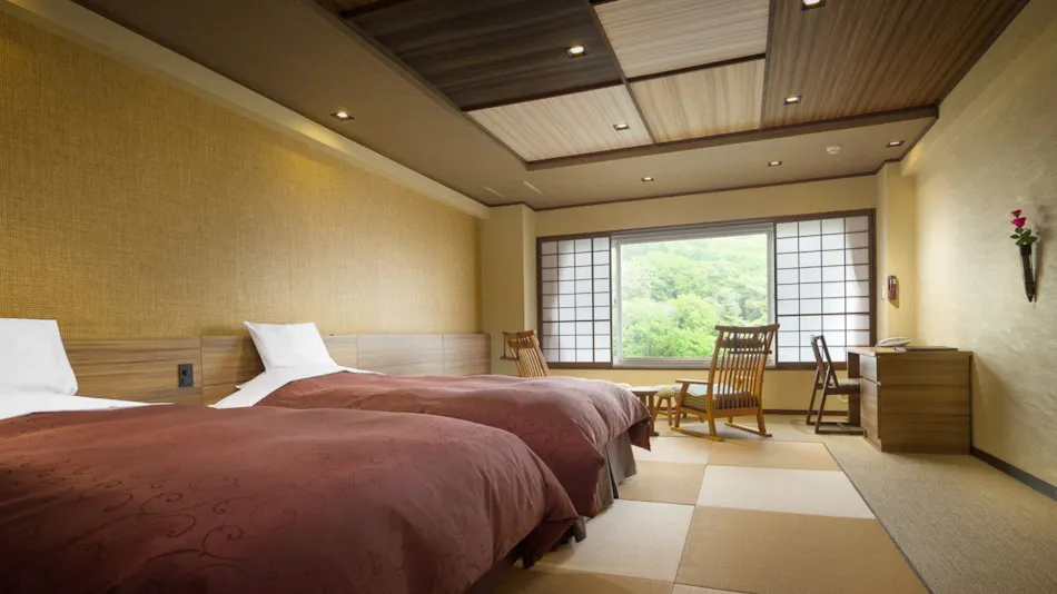 Kishigon Ryokan ~ Adjacent to Stone Steps Street, Rare Hot Spring "Golden Water" Inn ~