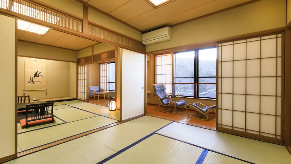 Kishigon Ryokan ~ Adjacent to Stone Steps Street, Rare Hot Spring "Golden Water" Inn ~