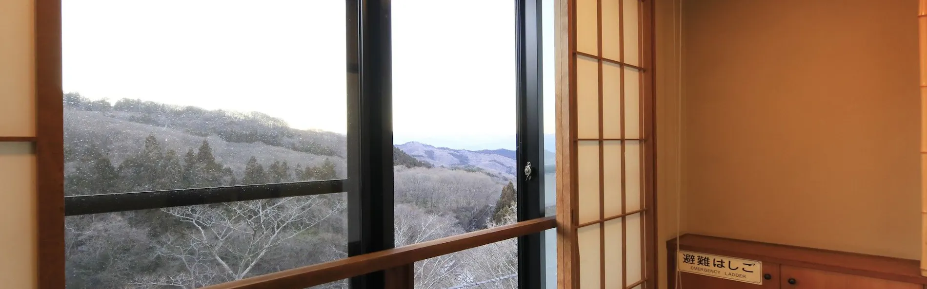 岸権旅館 ~ 石段街隣接 希少源泉「黄金の湯」の宿 ~