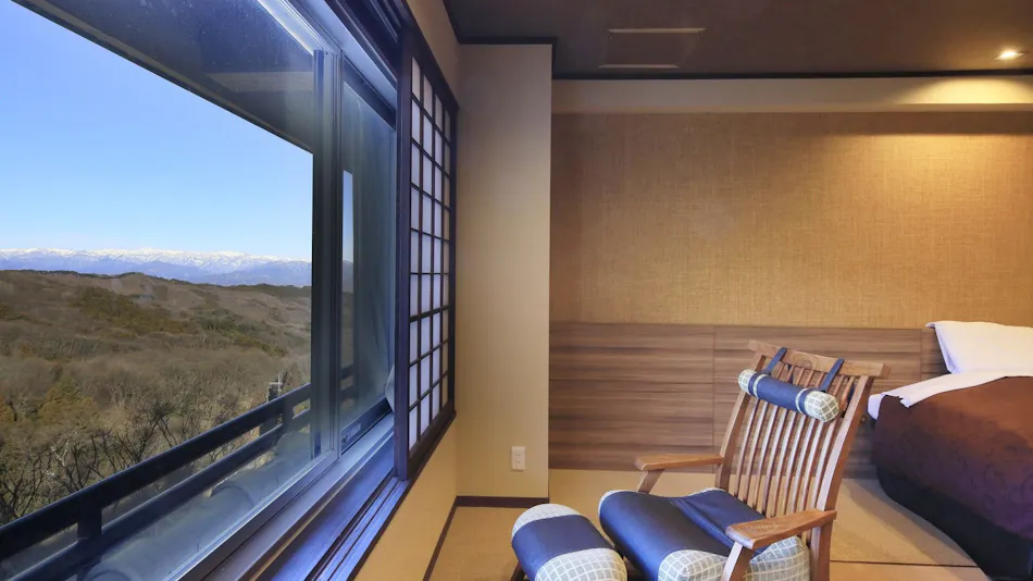 Kishigon Ryokan ~ Adjacent to Stone Steps Street, Rare Hot Spring "Golden Water" Inn ~