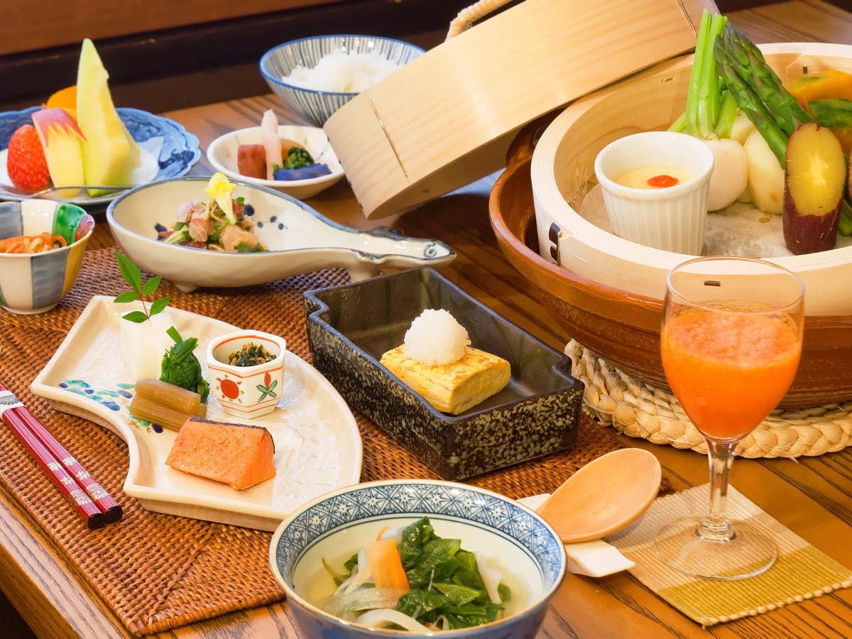 岸権旅館 ～ 石段街隣接 希少源泉「黄金の湯」の宿 ～