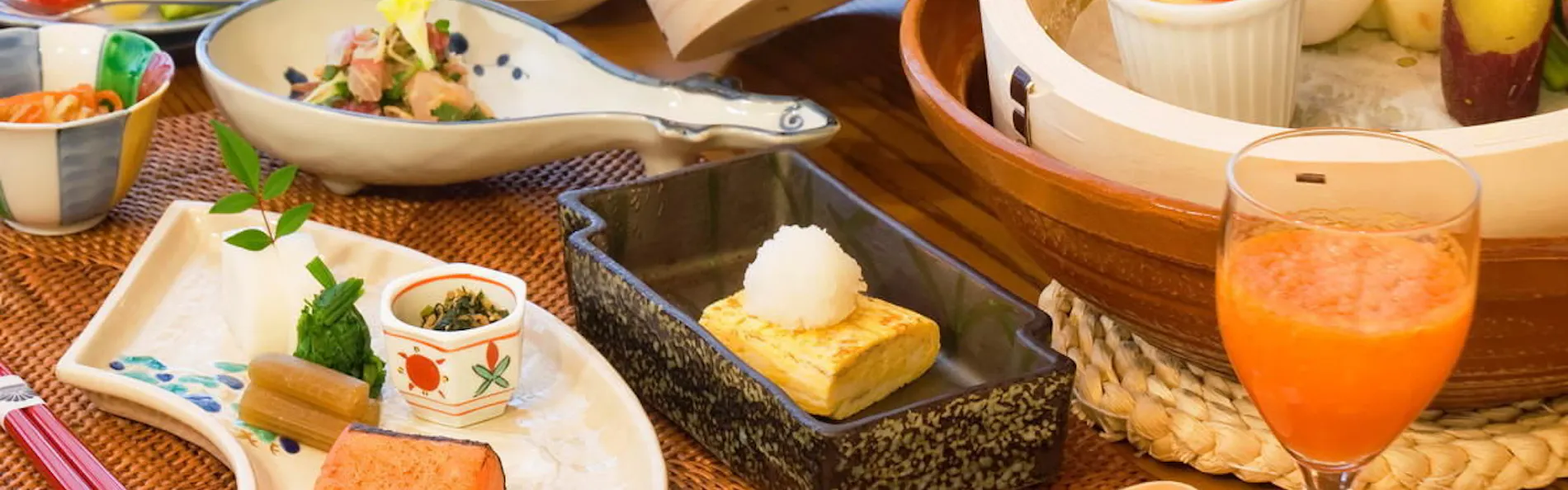 岸権旅館 ~ 石段街隣接 希少源泉「黄金の湯」の宿 ~