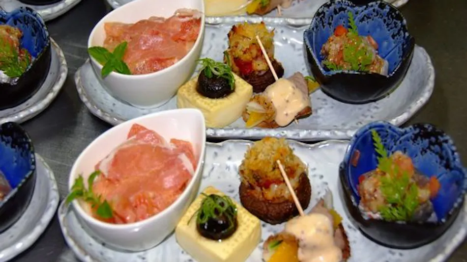 Petit Hotel Fromage with Cats