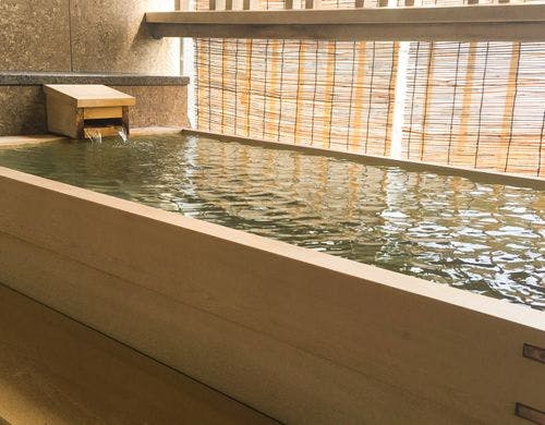 最上階「名月の間」部屋付き露天風呂