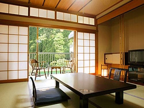 しっとりと心落ち着く 笛吹亭「和室8畳」