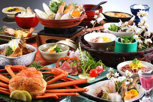 ＜朝食なし＞夕食には香住ガニ付【季節の会席】貸切温泉＆ゆかたde外湯めぐり＜部屋食or個室食＞