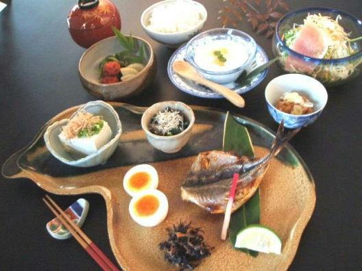 由布院産のお野菜が中心の和朝食をご用意