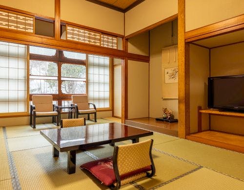 文豪「田宮虎彦」執筆【和室８畳+４畳】