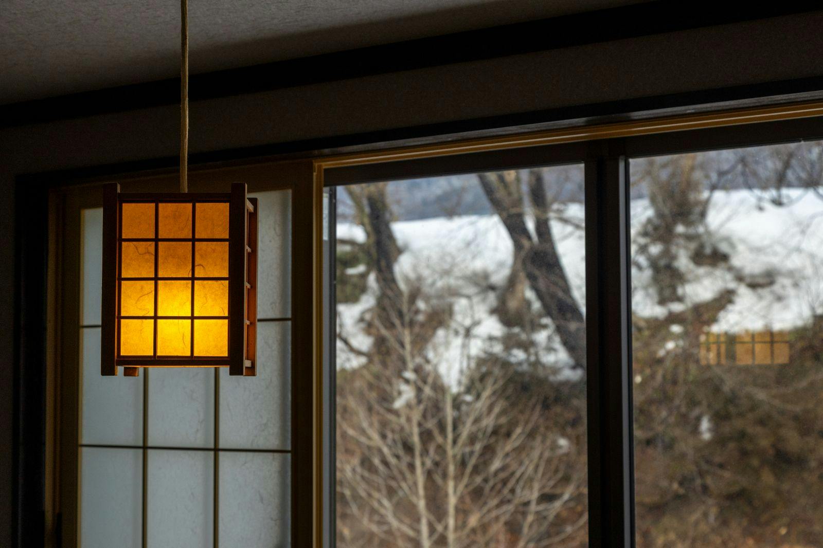 日本一深い天然自噴岩風呂を有す藤三旅館（登録有形文化財）