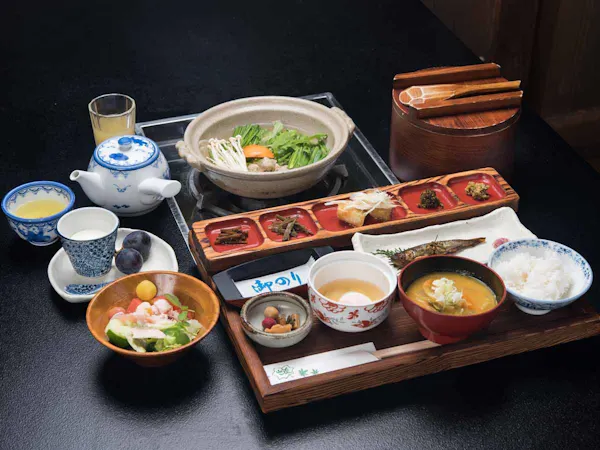 【2食付プラン】上質な鉱泉とゆったりとした和洋室で、嵯峨塩の四季を堪能する