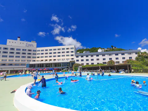 ホテル伊豆急 夏の外観