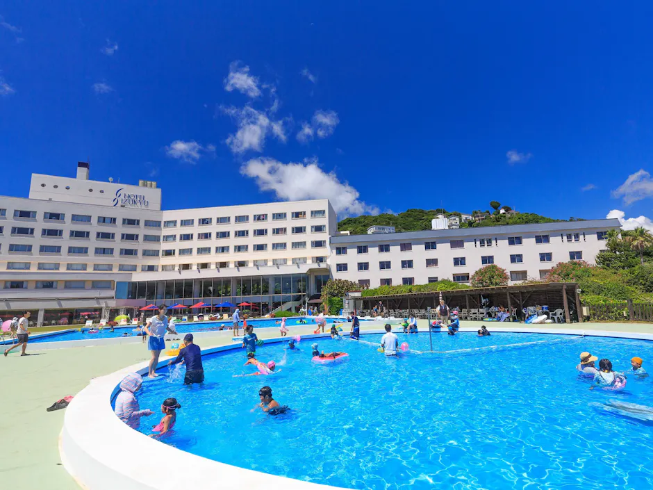 ホテル伊豆急 夏の外観