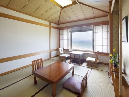 本館海側和室からの眺め（一例）