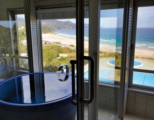 本館5階海側広め眺望風呂付ツイン（一例）