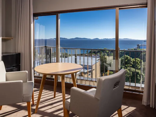 部屋からの景色・昼(三河湾)