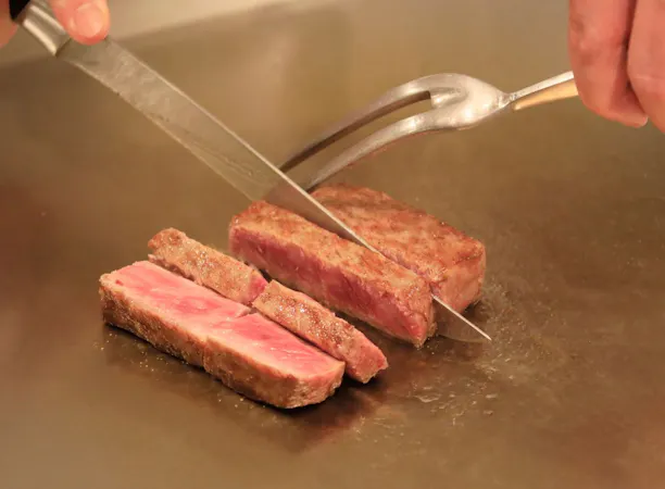鉄板焼ダイニング
