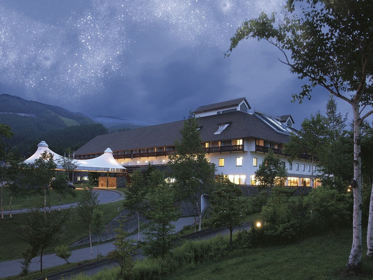 【自然に囲まれたリエックスホテル】