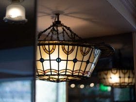 ホテル黒部　黒部峡谷・宇奈月名物トロッコ電車が見える笑顔の宿