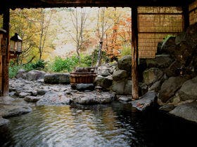 ランプの宿 青荷温泉