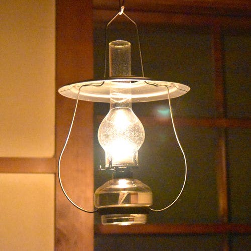 *【ランプ】夜はランプの灯りだけ…。