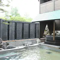 บ่อน้ำพุร้อนกลางแจ้งที่ใช้น้ำพุร้อนจากยูบาตาเกะ