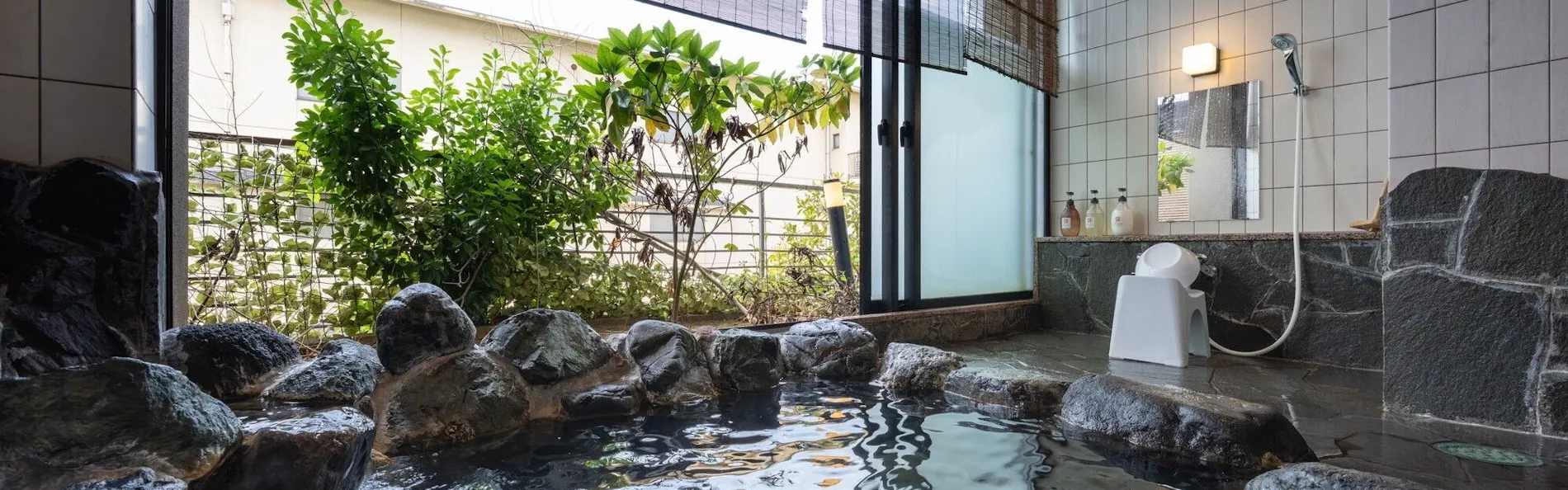 湖畔の宿 森本