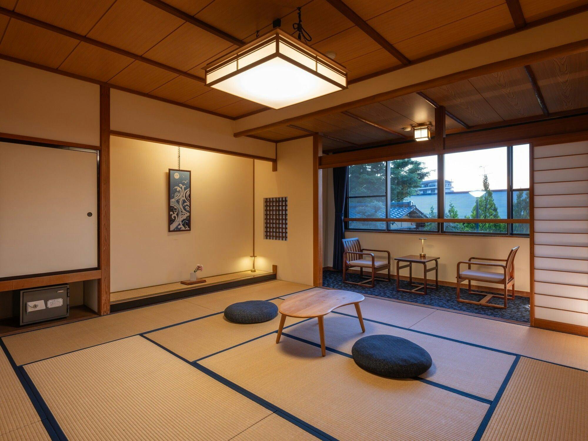 湖畔の宿　森本