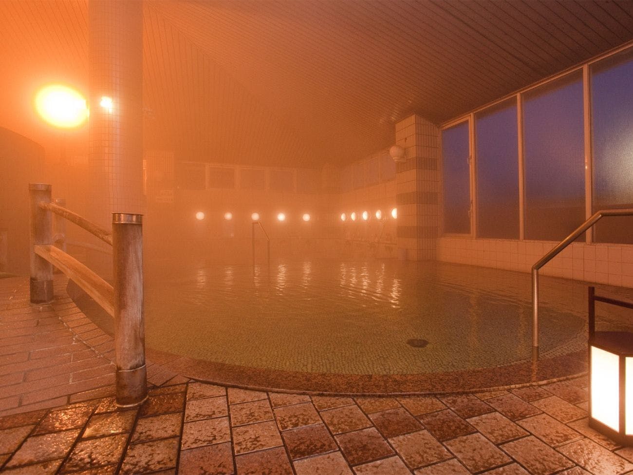 ห้องอาบน้ำสาธารณะขนาดใหญ่ 'แอปเปิ้ล โนะ ยู'