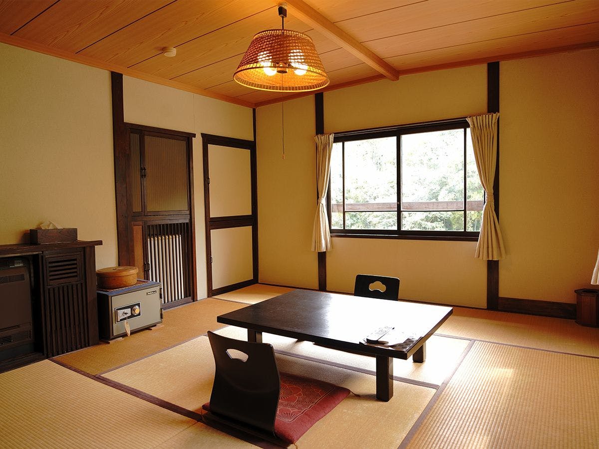 8畳和室（わけあり）客室