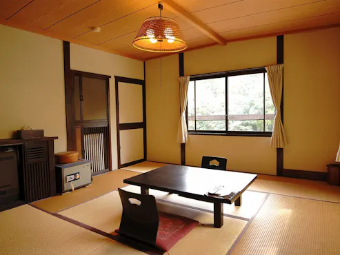 8畳和室(わけあり)客室