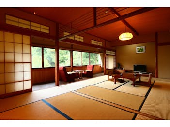【素泊りプラン】「日本一の総檜風呂 千人風呂」を24時間心ゆくまで。創業150年の癒しの温泉宿へ。