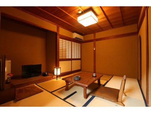 【こじんまりした茶室風和室】-萩-６帖