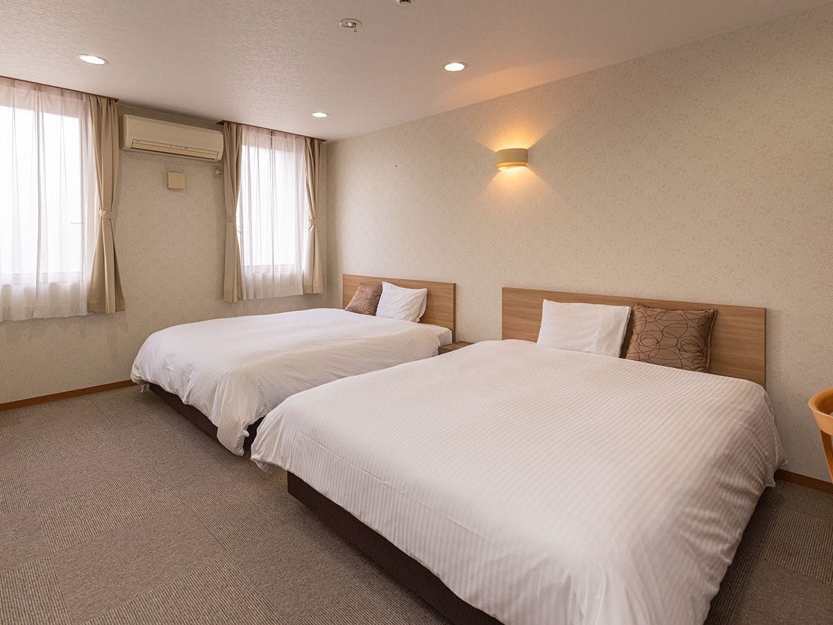 【Twin / Bilik Mandi Biasa】