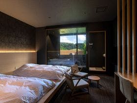 越中五位花尾温泉　山帽子