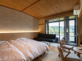 越中五位花尾温泉　山帽子