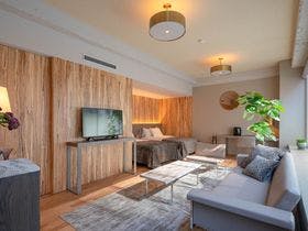 ＴＨＥ　ＢＯＬＹ　ＯＳＡＫＡ