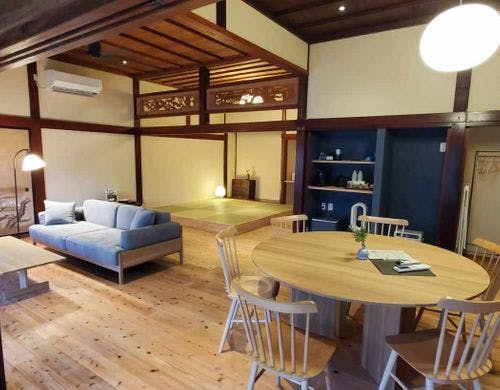 広々としたリビングルーム