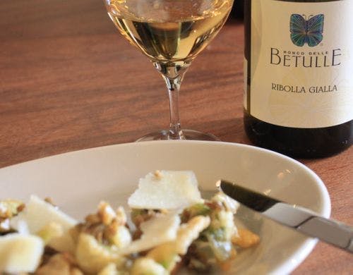 栄螺と山菜のビニエ山羊のチーズ