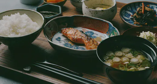 【早割30】早めの予約でお得に滞在|外湯めぐりと街歩き満喫(朝食付)