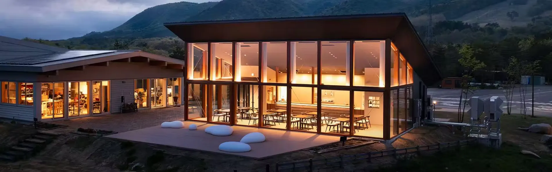 IZUMI PEAK BASE(泉ピークベース)
