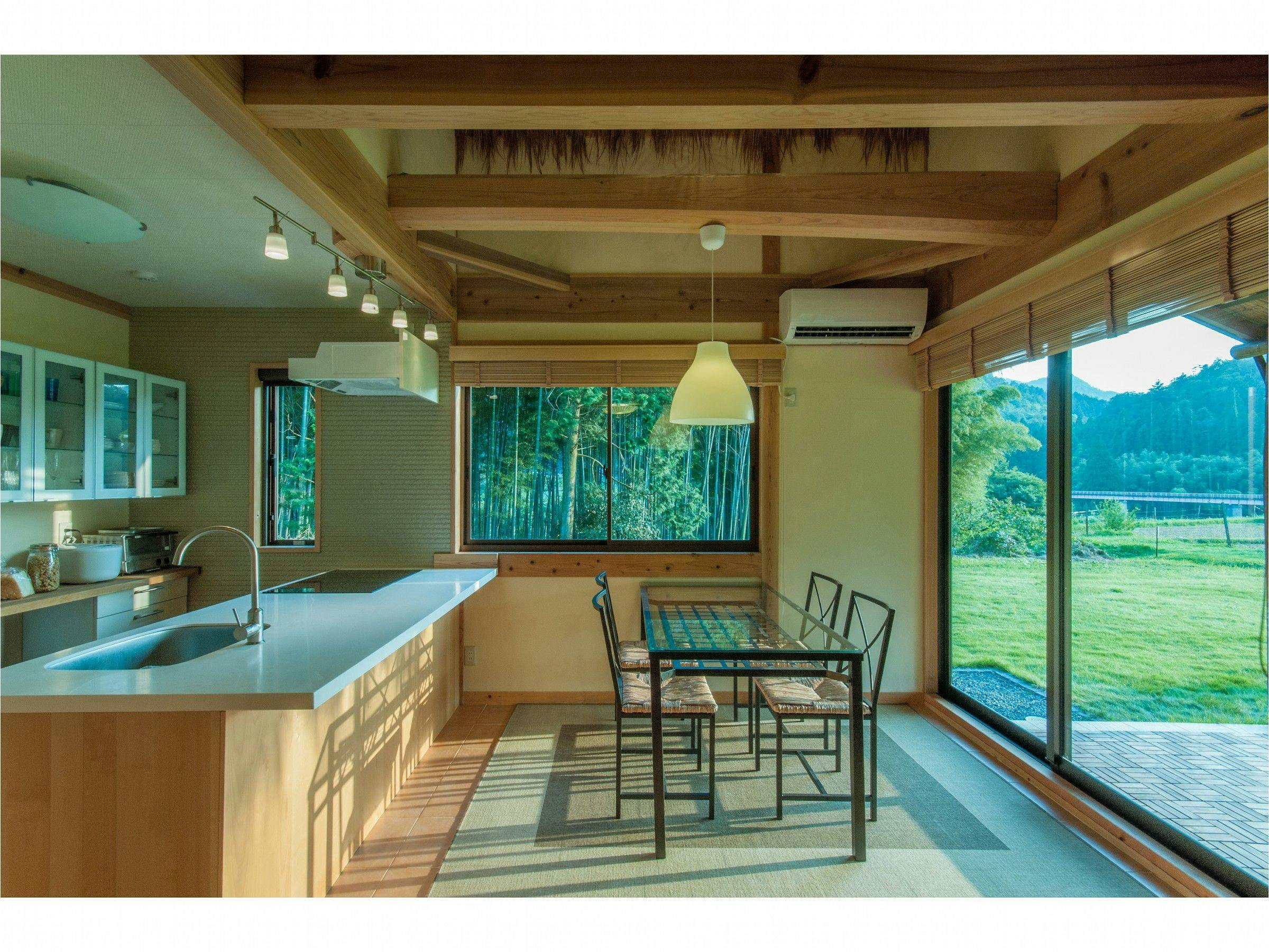 おしゃれな茅葺き一軒家「KAYA Villa」