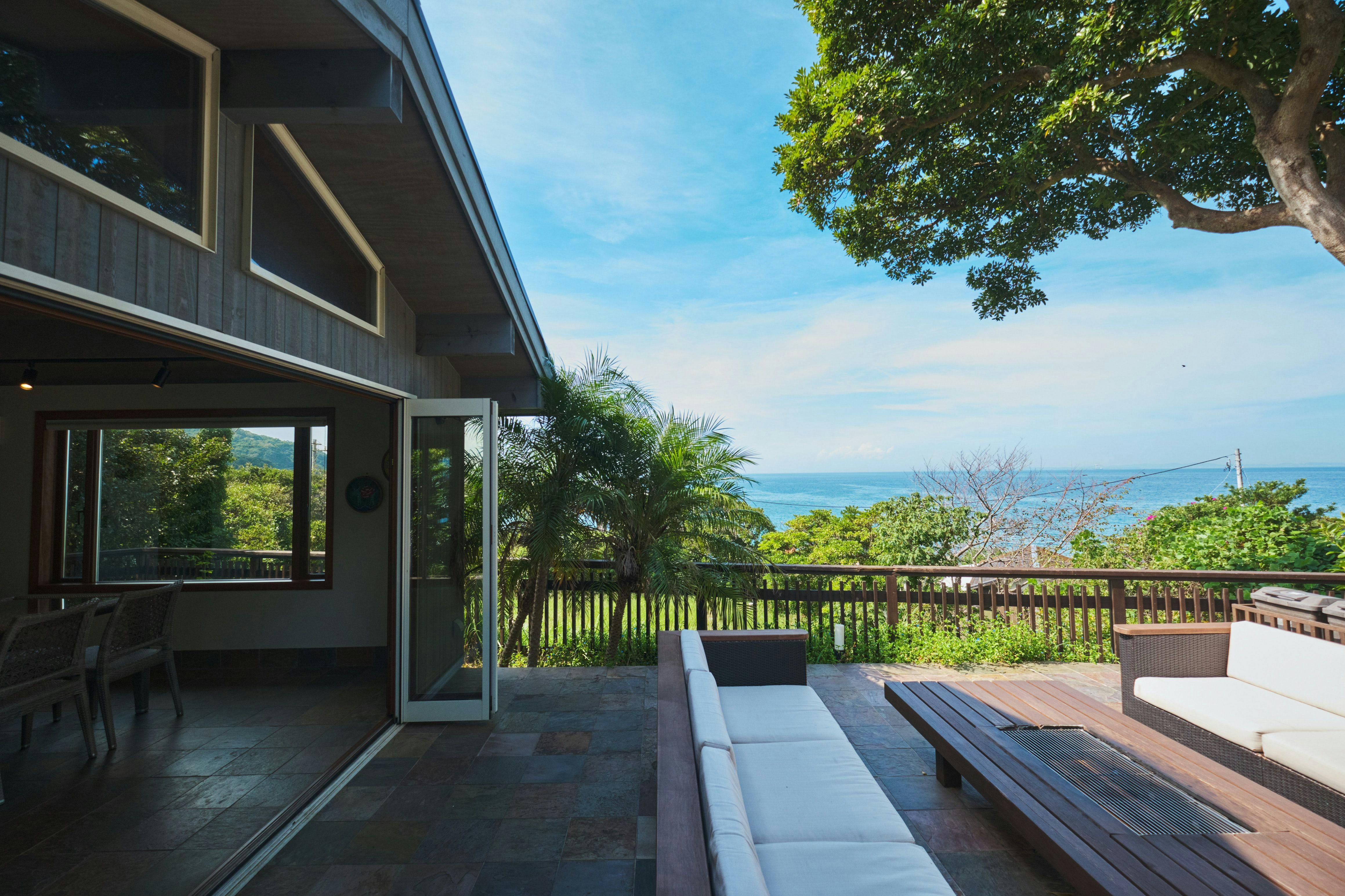 Monterey House by SANA