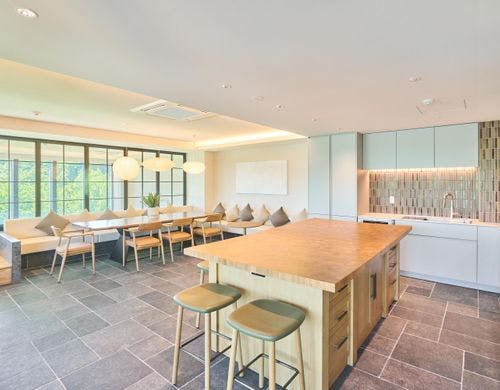 【アパートメント／4ベッドルーム】