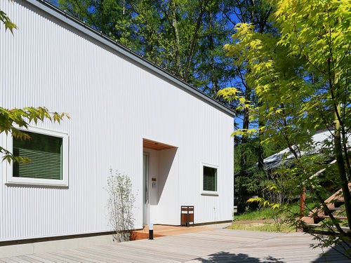 【LIVEFREE】モダンでシックな大人の平屋