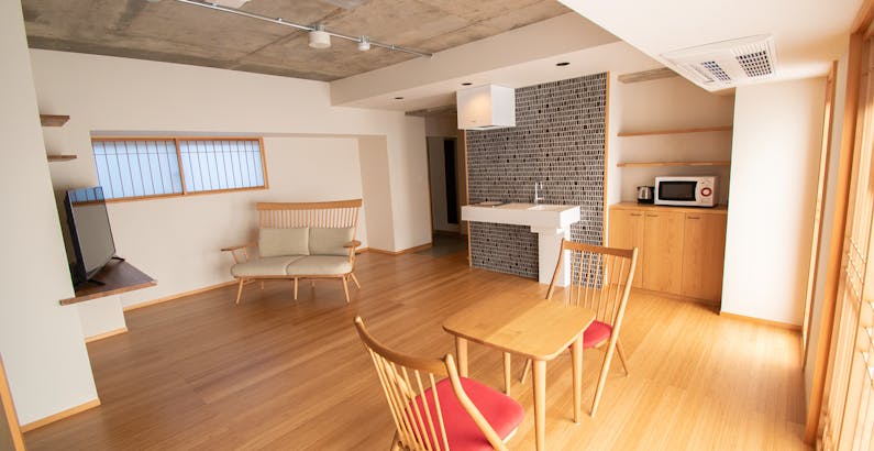 ミニキッチン付 ジュニアスイート 朝食付き 和モダンでお洒落なケーキスタンドでたのしむ朝食 和食と洋食から選べる プラン ザ グランドウエスト嵐山 一休 Comバケーションレンタル