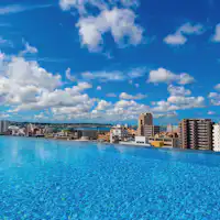 สระว่ายน้ำบนดาดฟ้า