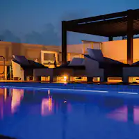 a-la-Bar (ริมสระว่ายน้ำของเรา)